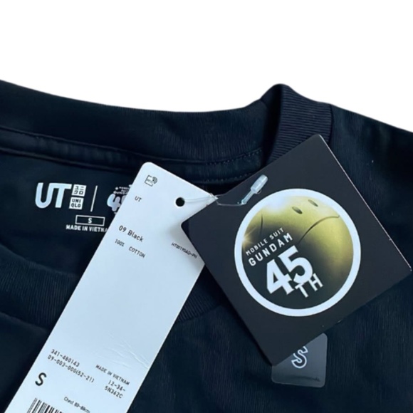GUNDAM 45th Anniversary X Uniqlo Collaboration Black Printed T-shirt Size Small - Picture 5 of 10